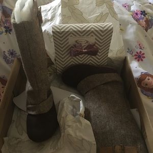 New in box toddler joyfolie Hadley boots size 6